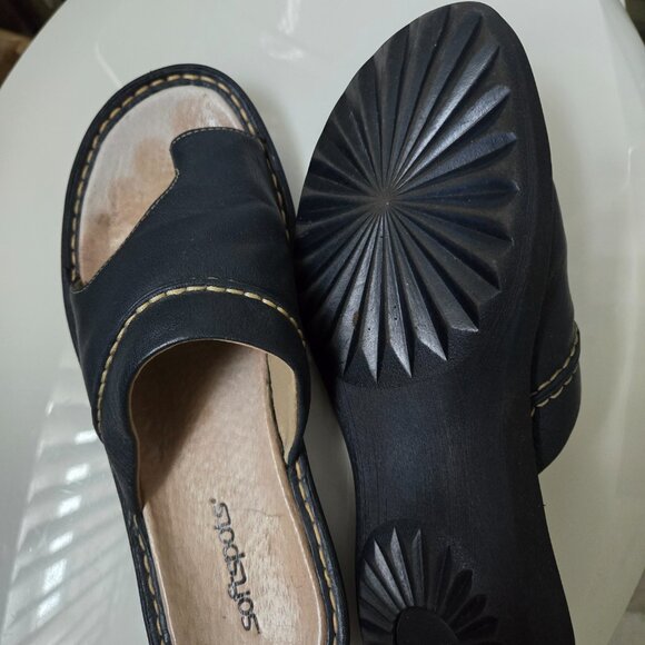 Gently worn comfy Softspots size 6.5 sandal - Picture 3 of 4